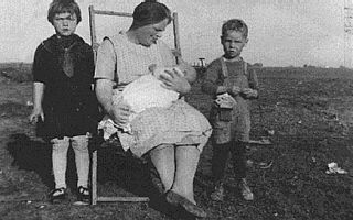 Mrs. Melville with Alice, Bill and baby Nina